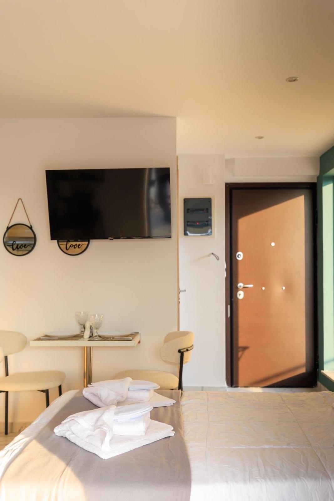 Aiolos Super Lux Suite Jucuzzi Nea Smyrni Centre Athen Exterior foto