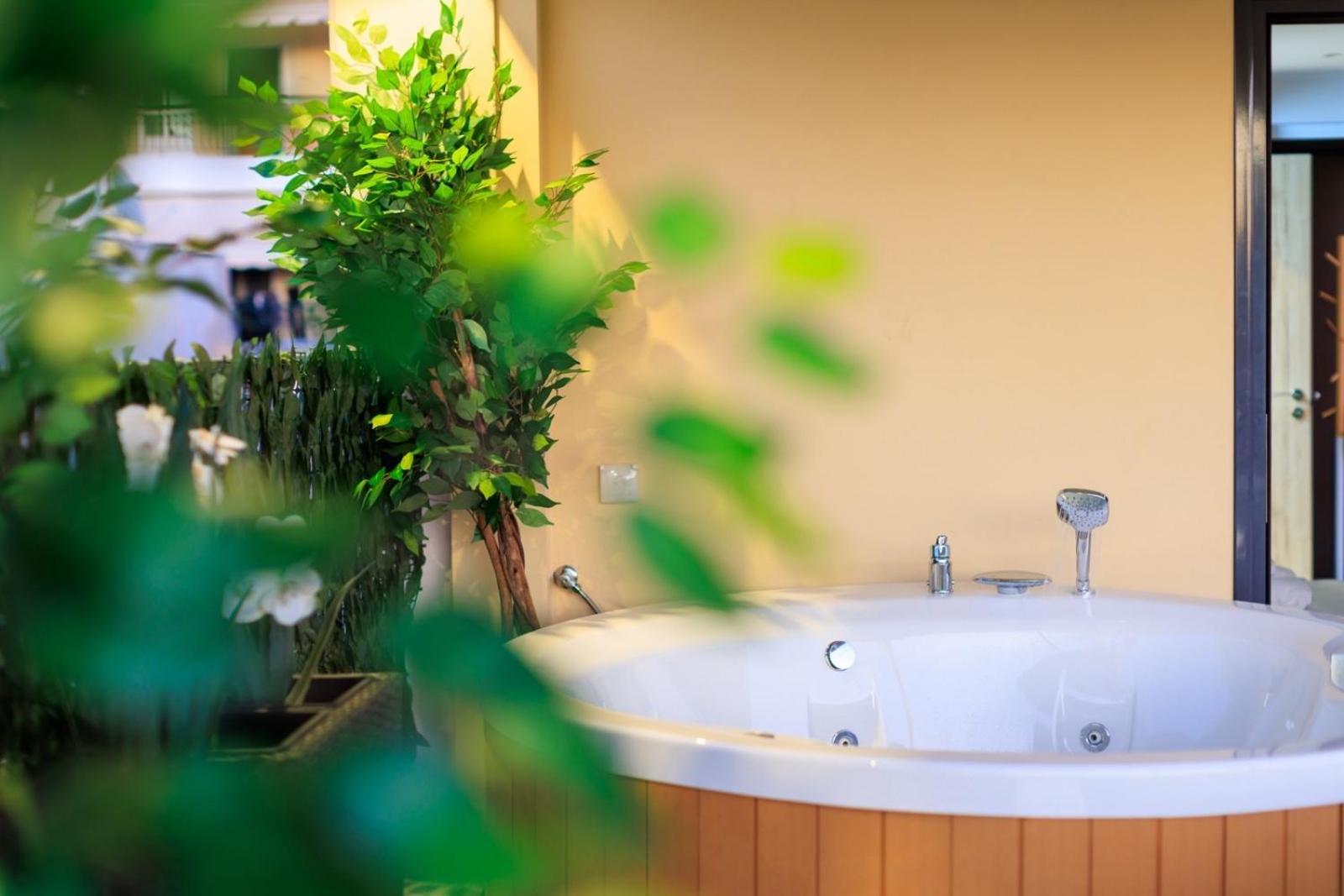 Aiolos Super Lux Suite Jucuzzi Nea Smyrni Centre Athen Exterior foto